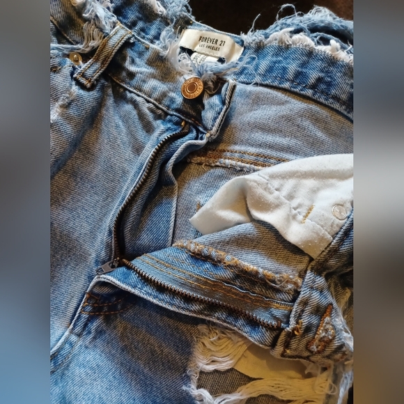 A Forever 21 Distressed Blue Denim Shorts - Picture 4 of 7
